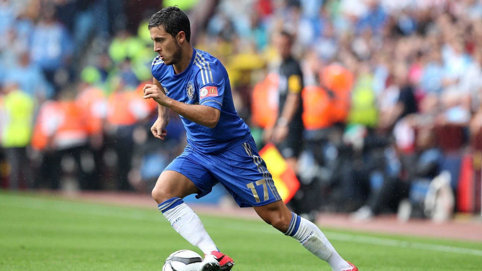 俱乐部通过多渠道听取球迷反馈积极推动服务体验迭代升级,足球俱乐部的渠道通路